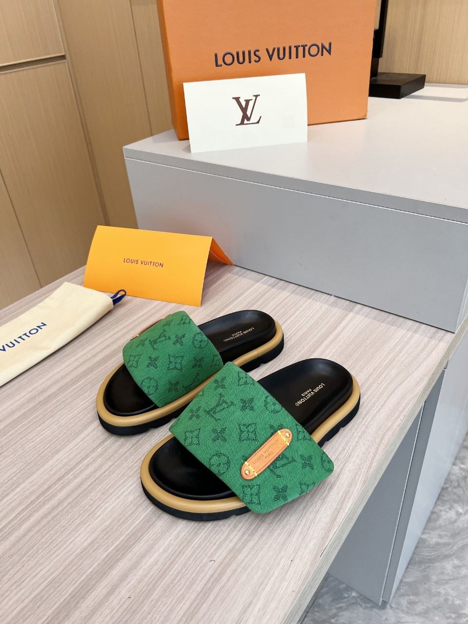 Louis Vuitton Slippers